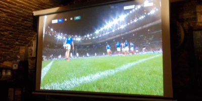 Come at the Irish pub to support the French loosers