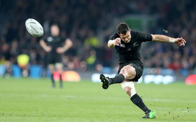 Dan Carter kick